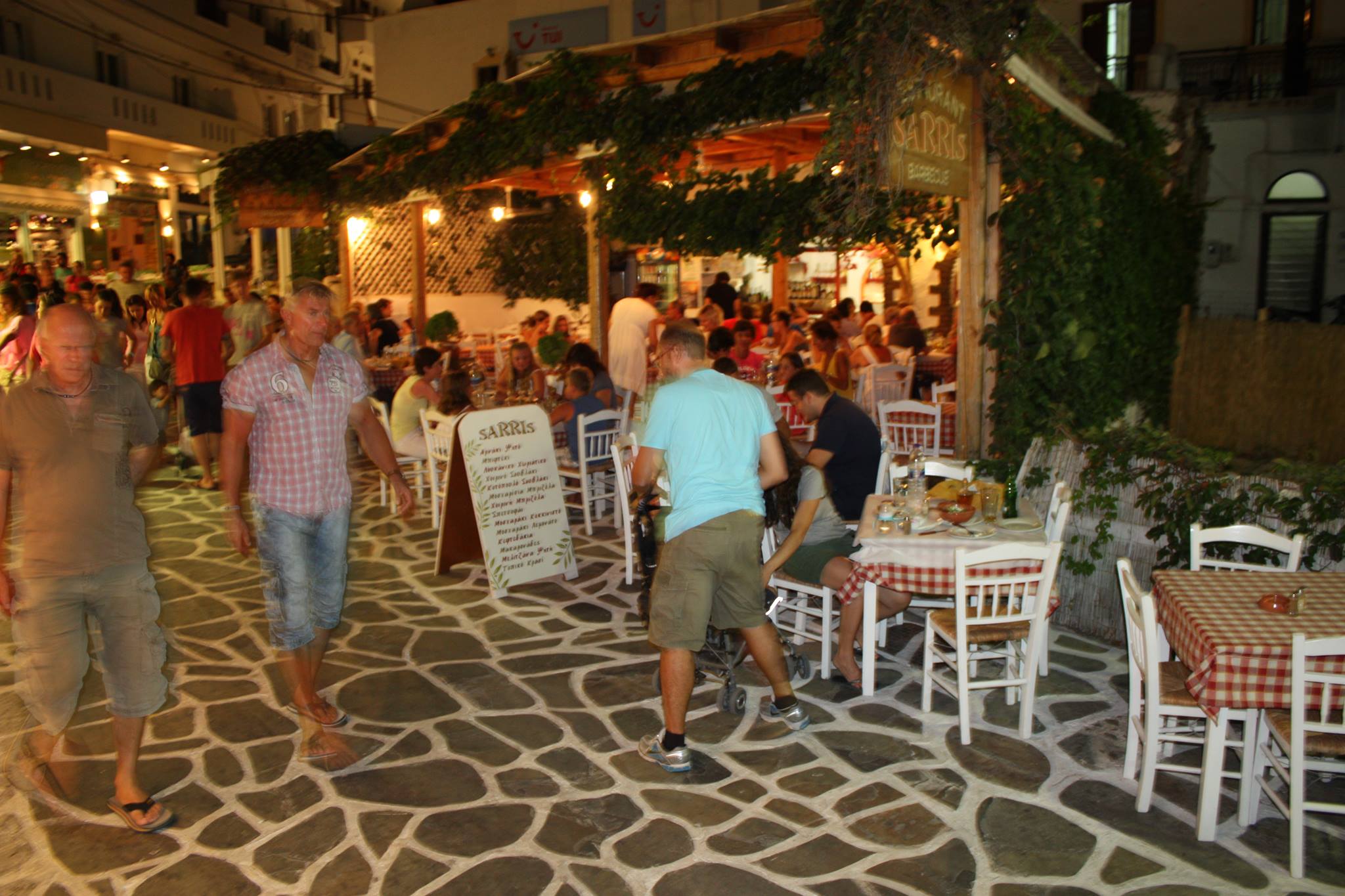 Sarris Tavern – Authentic seafood cuisine with heart